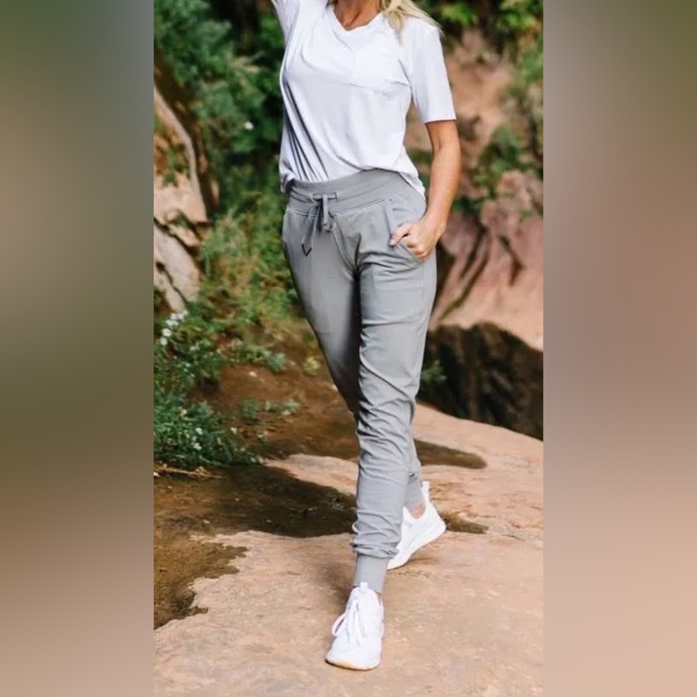 Zyia Gray Ascend Joggers